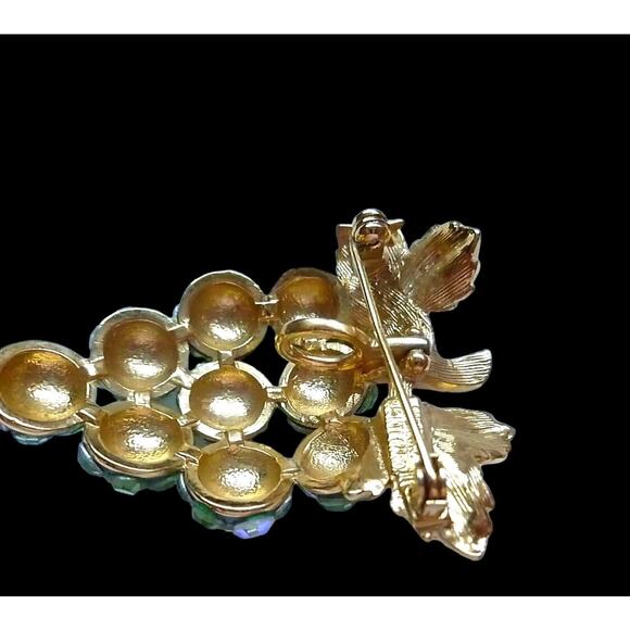 Vintage Suzanne Bjontegard Bunch Green Grapes Fruit Brooch Aurora Borealis - Picture 8 of 9